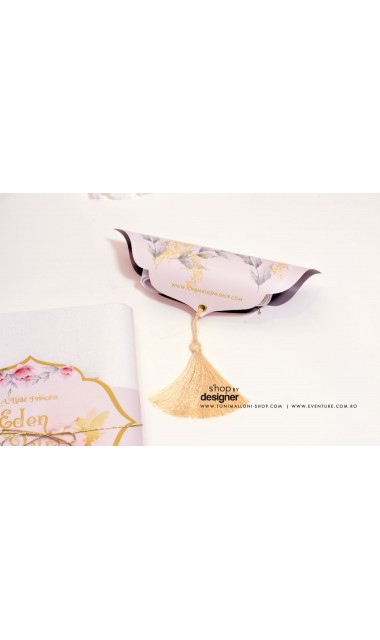 Trusou botez brodat pentru fetite personalizat cu licurici si clopotei, Gradina secreta 22